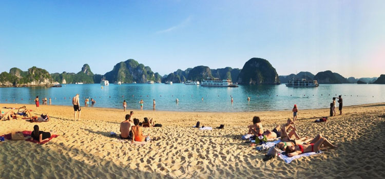 Halong Bai Chay Beach